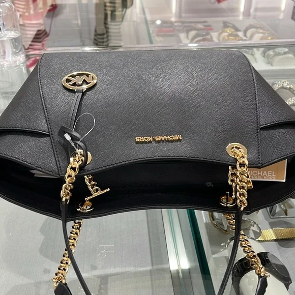 Michael Kors MICHAEL KORS
Jet Set Large Saffiano Leather Shoulder Tote Bag
NWT - Picture 10 of 16